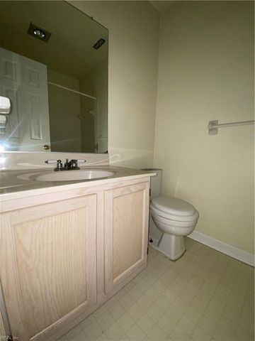 702 Brook Meadow CT, Virginia Beach, VA 23462