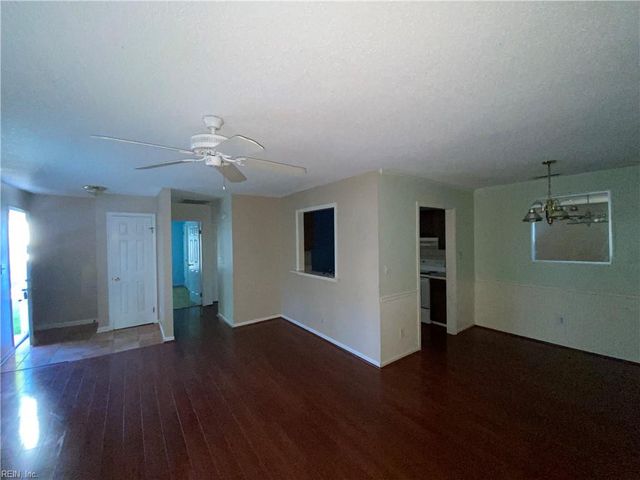 702 Brook Meadow CT, Virginia Beach, VA 23462