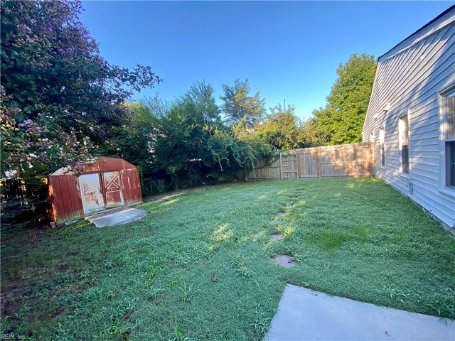 702 Brook Meadow CT, Virginia Beach, VA 23462