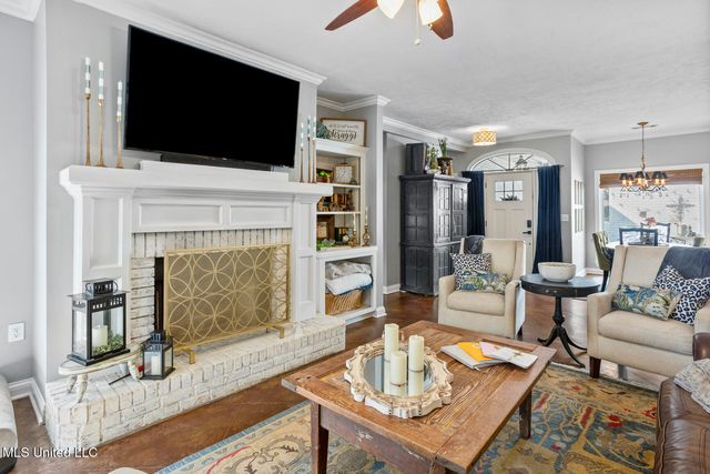 819 W Deerfield Drive, Canton, MS 39046