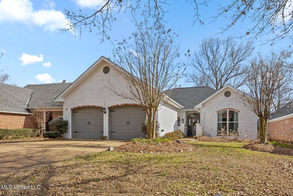 819 W Deerfield Drive, Canton, MS 39046