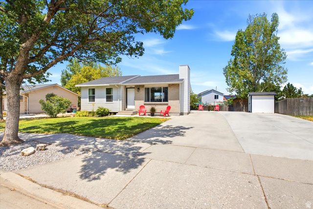 8340 W DANBURY DR, Magna, UT 84044