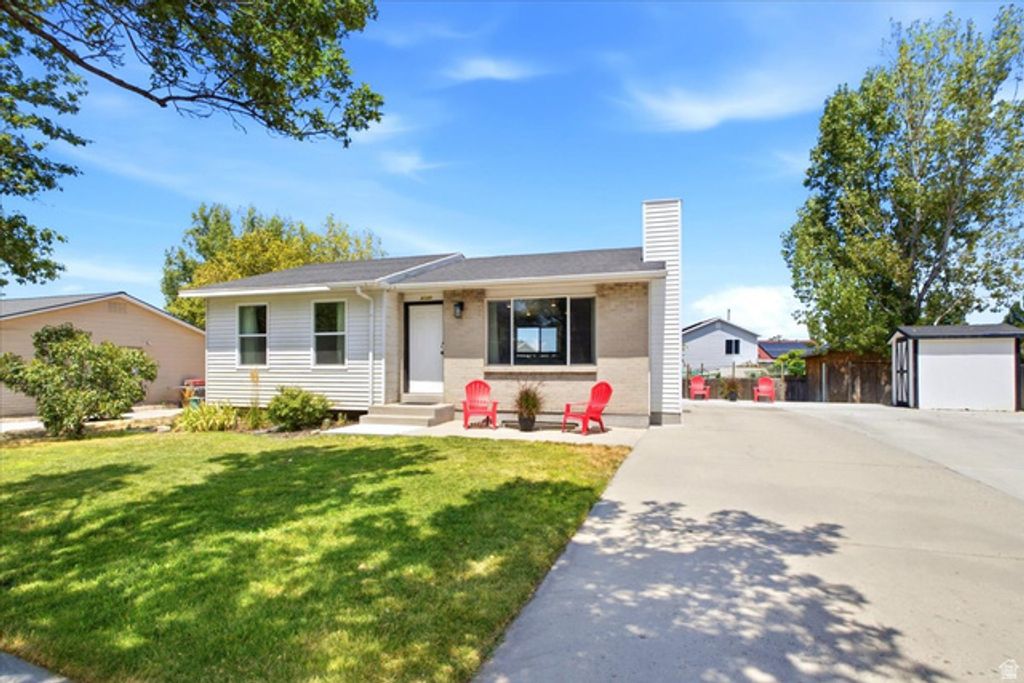 8340 W DANBURY DR, Magna, UT 84044