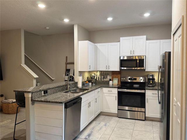 9640 PEMBROOKE PINES DRIVE, Sun City Center, FL 33573