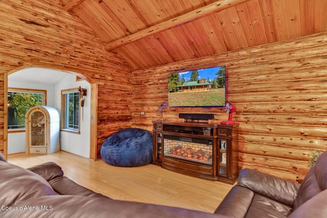 5077 W Nursery LN, Spirit Lake, ID 83869