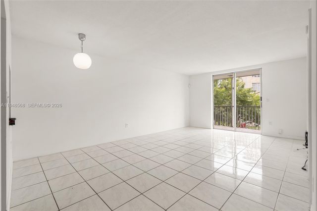 1700 NE 191st St 202, Miami, FL 33179