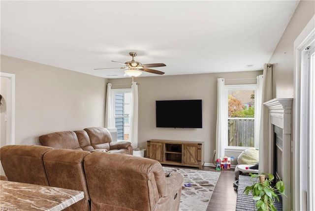 405 Dahoon CT, Chesapeake, VA 23320