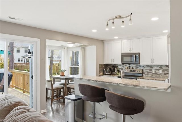 405 Dahoon CT, Chesapeake, VA 23320