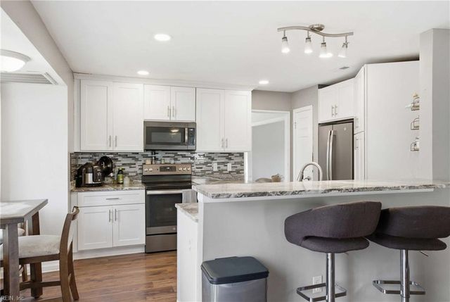 405 Dahoon CT, Chesapeake, VA 23320