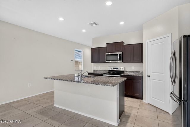 5269 E GUMMITE Drive, San Tan Valley, AZ 85143