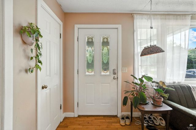 1729 Casement Road, Manhattan, KS 66502