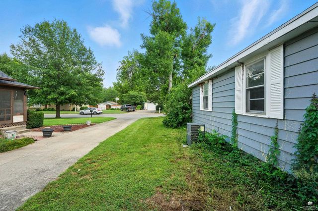 1729 Casement Road, Manhattan, KS 66502