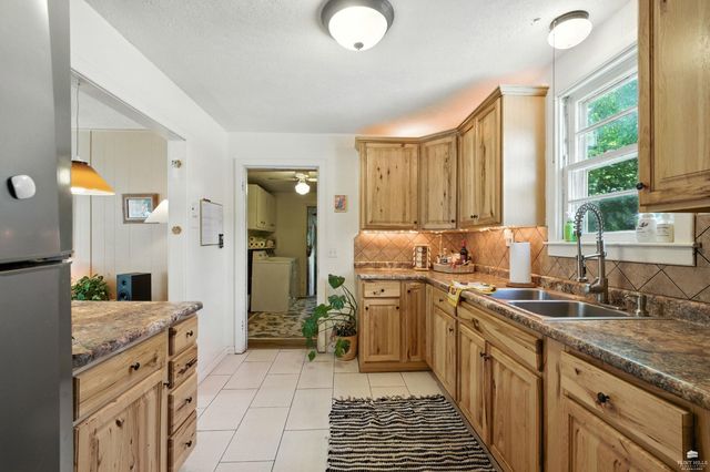 1729 Casement Road, Manhattan, KS 66502