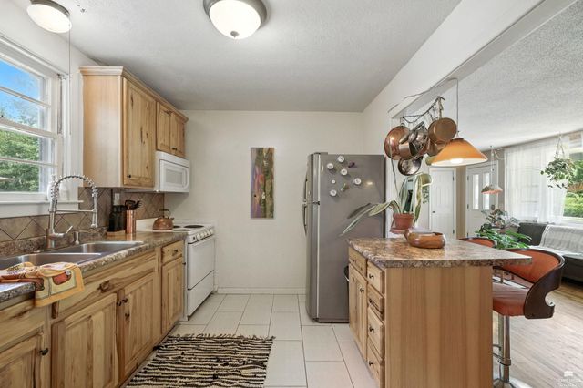 1729 Casement Road, Manhattan, KS 66502