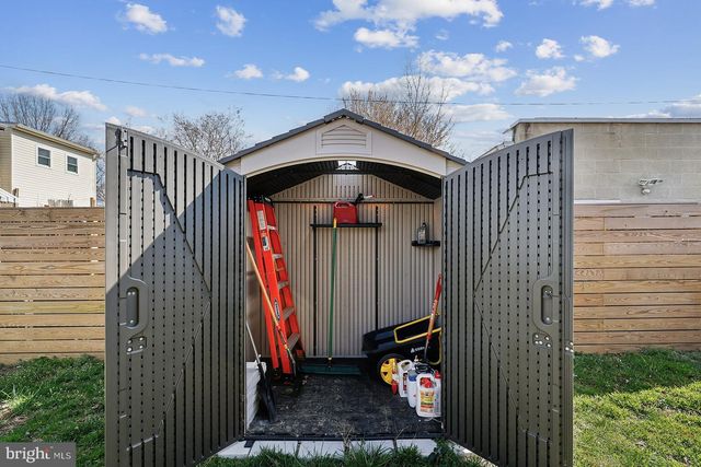 606 NW HAMILTON ST NW, Washington, DC 20011