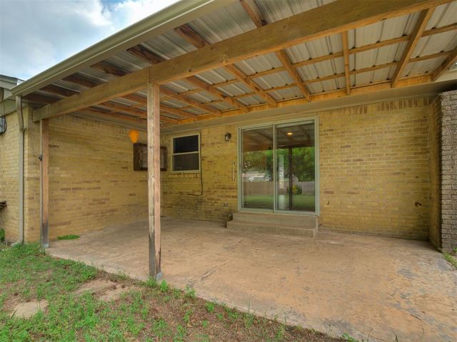 3205 N Shannon Avenue, Bethany, OK 73008