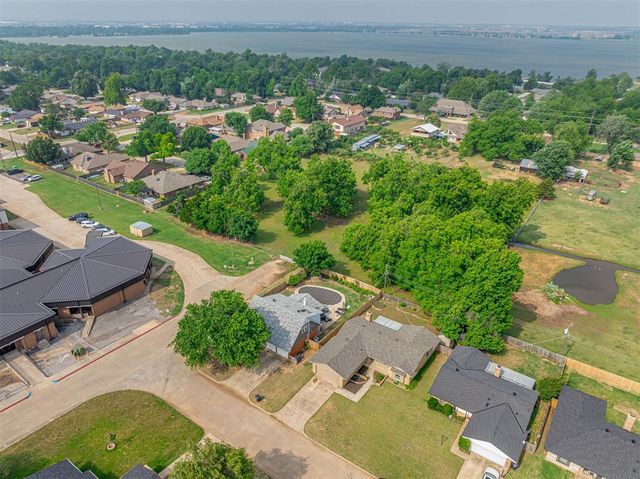 3205 N Shannon Avenue, Bethany, OK 73008