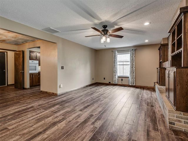 3205 N Shannon Avenue, Bethany, OK 73008