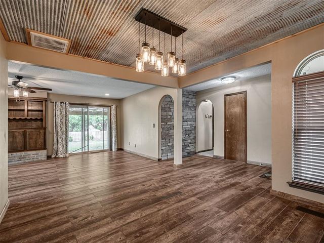 3205 N Shannon Avenue, Bethany, OK 73008