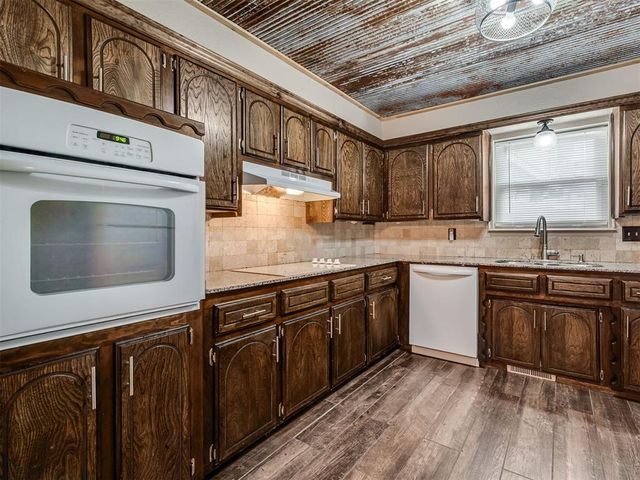 3205 N Shannon Avenue, Bethany, OK 73008