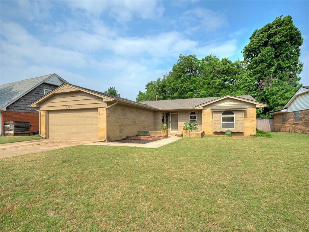 3205 N Shannon Avenue, Bethany, OK 73008