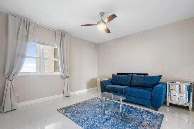 2650 Lake Shore Drive 1103, Riviera Beach, FL 33404