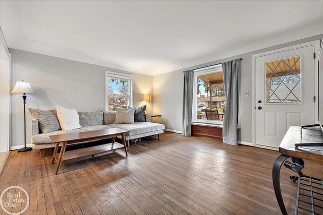 45252 Platt Street, Utica, MI 48317