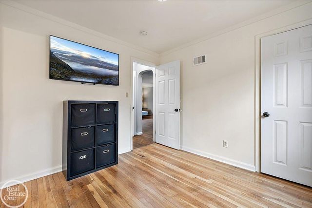 45252 Platt Street, Utica, MI 48317