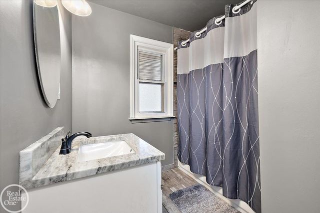 45252 Platt Street, Utica, MI 48317