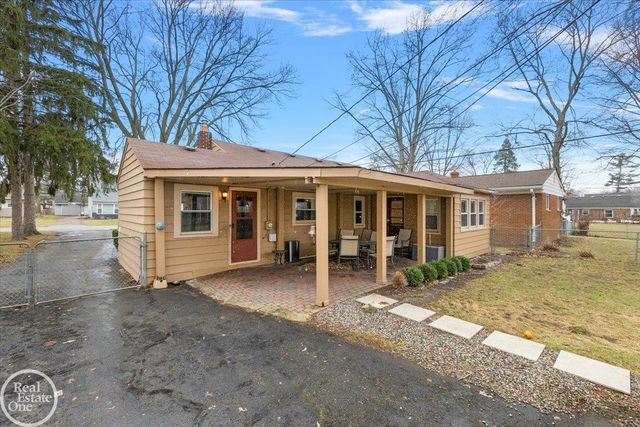 45252 Platt Street, Utica, MI 48317