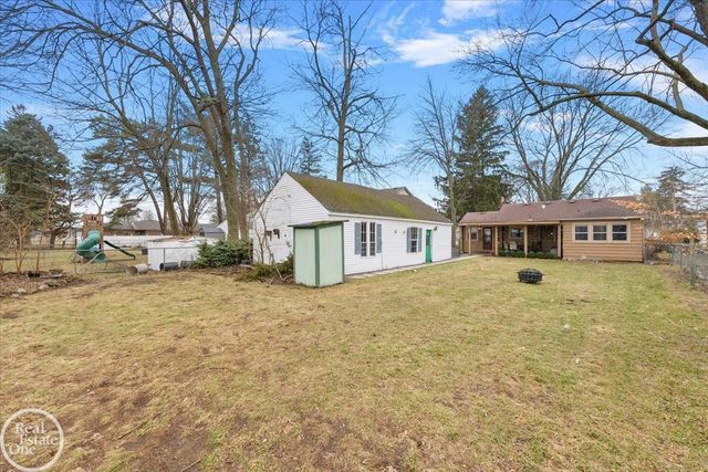 45252 Platt Street, Utica, MI 48317