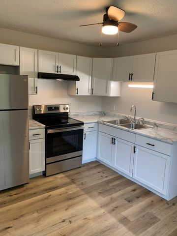 3920 W 13th Street, Davenport, IA 52804