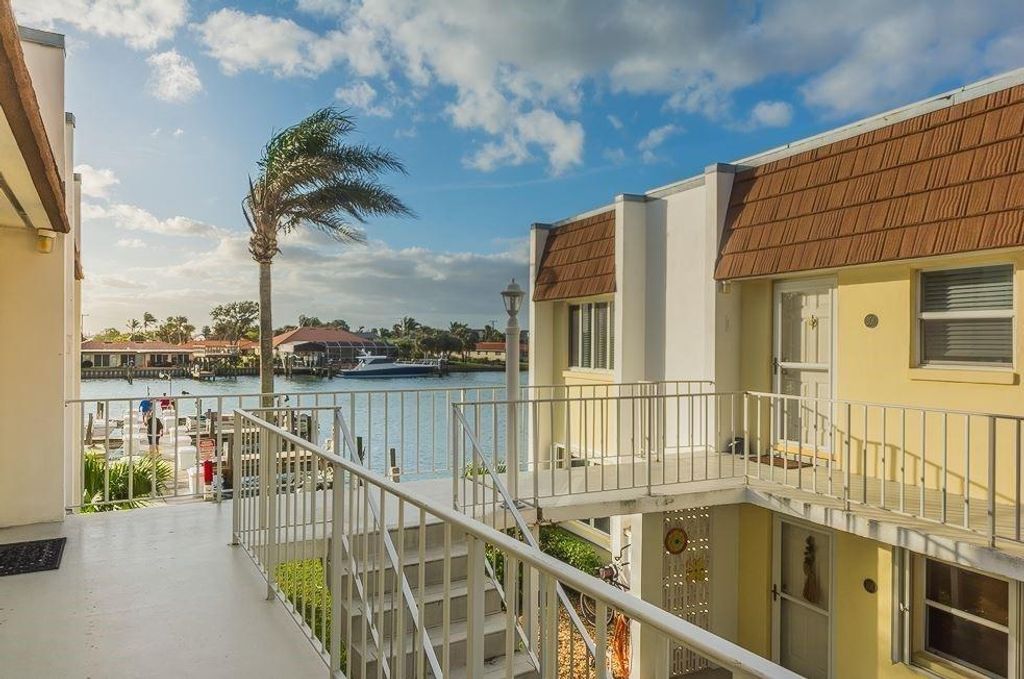 1315 Bayshore Drive 204, Fort Pierce, FL 34949
