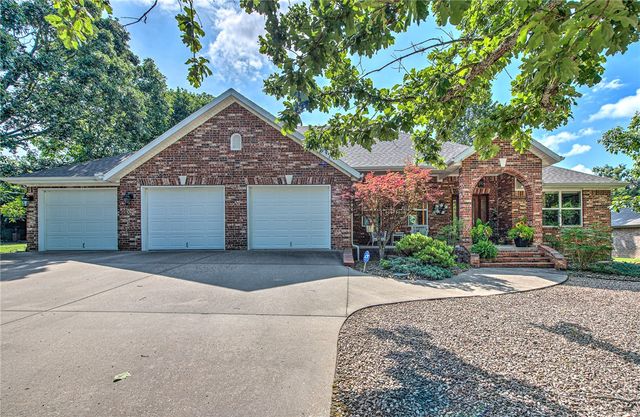 3 Kirk Lane, Bella Vista, AR 72715