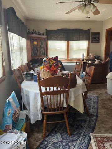 910 S McGregor Street, Carthage, MO 64836