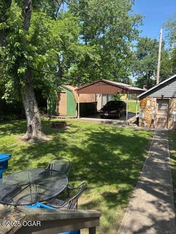 910 S McGregor Street, Carthage, MO 64836