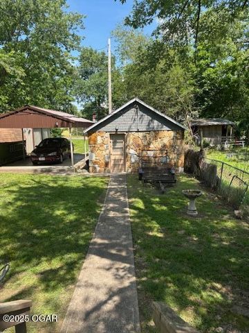910 S McGregor Street, Carthage, MO 64836