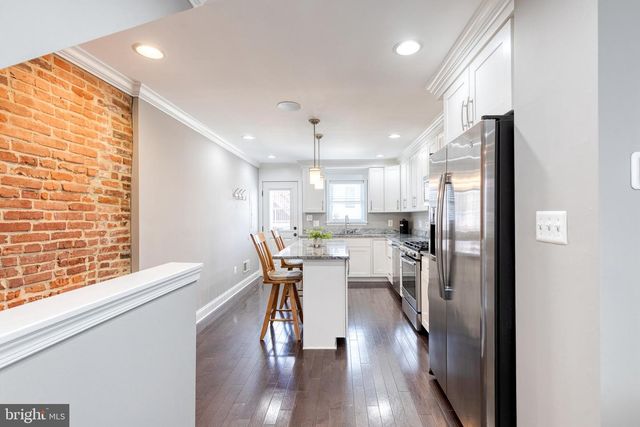 800 S CURLEY ST, Baltimore, MD 21224