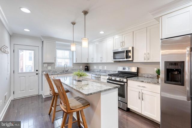 800 S CURLEY ST, Baltimore, MD 21224