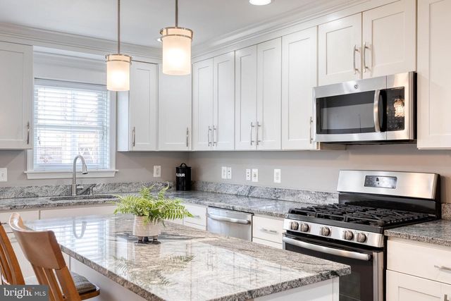 800 S CURLEY ST, Baltimore, MD 21224