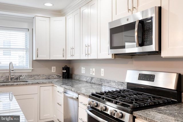 800 S CURLEY ST, Baltimore, MD 21224