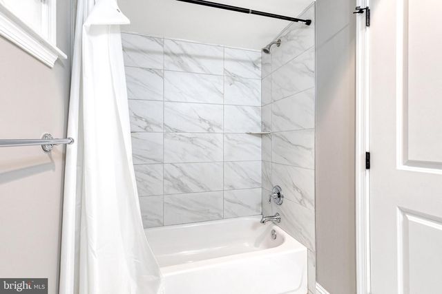 800 S CURLEY ST, Baltimore, MD 21224