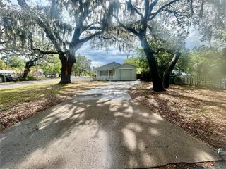 1040 N CLAYTON STREET, Mount Dora, FL 32757