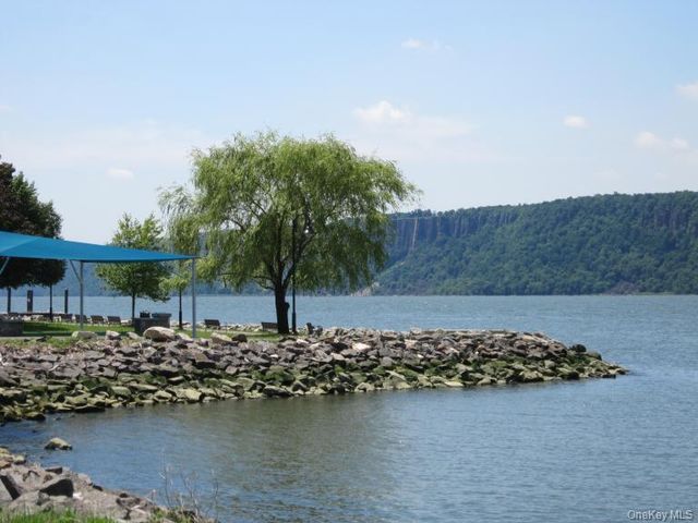 36 Main Street, Dobbs Ferry, NY 10522