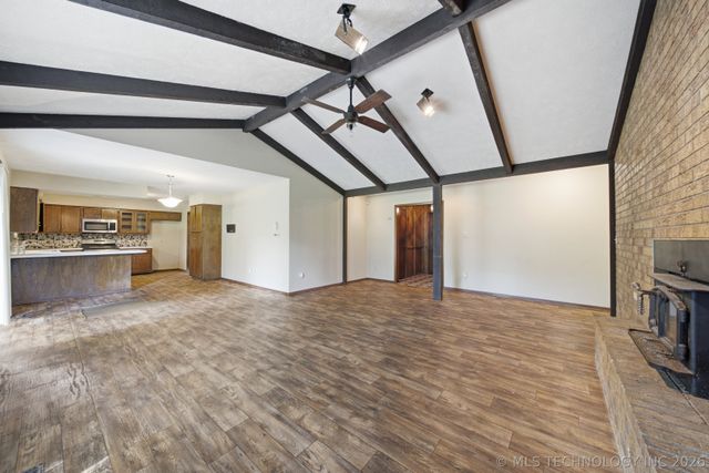 902 Cardinal Lane, Okmulgee, OK 74447