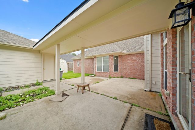 4903 Cedar Cove Drive, Baytown, TX 77521