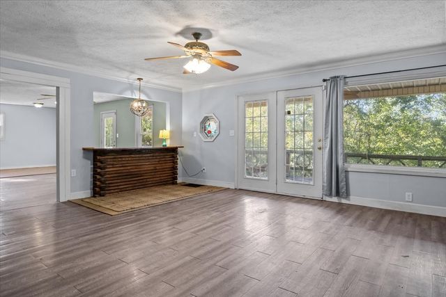 3316 Toms Creek Rd, Linden, TN 37096