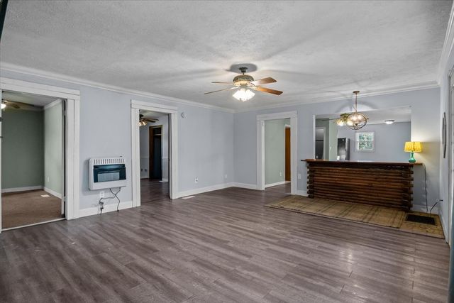 3316 Toms Creek Rd, Linden, TN 37096