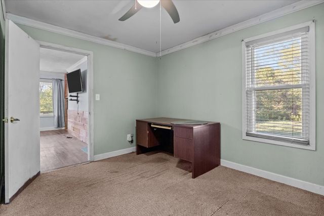 3316 Toms Creek Rd, Linden, TN 37096