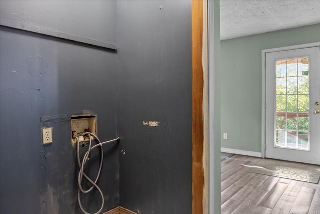 3316 Toms Creek Rd, Linden, TN 37096